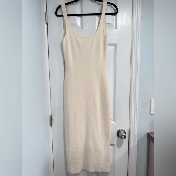 Meshki Off-White Scoop Neck Ribbed Maxi Dress - Picture 7 of 16